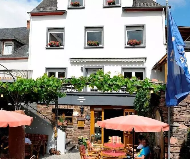 Majatalo Wein & Gästehaus M. Bai