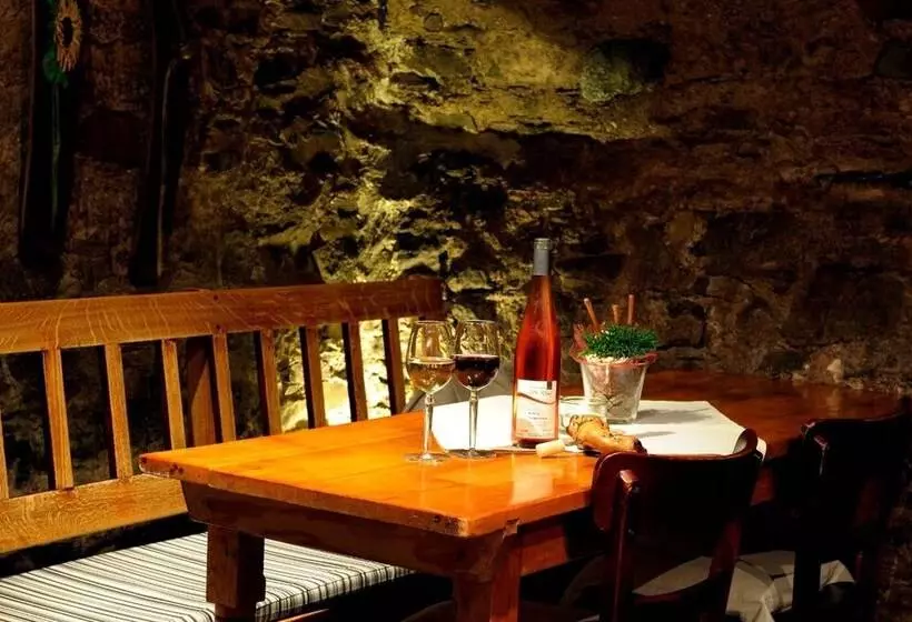 Majatalo Wein & Gästehaus M. Bai