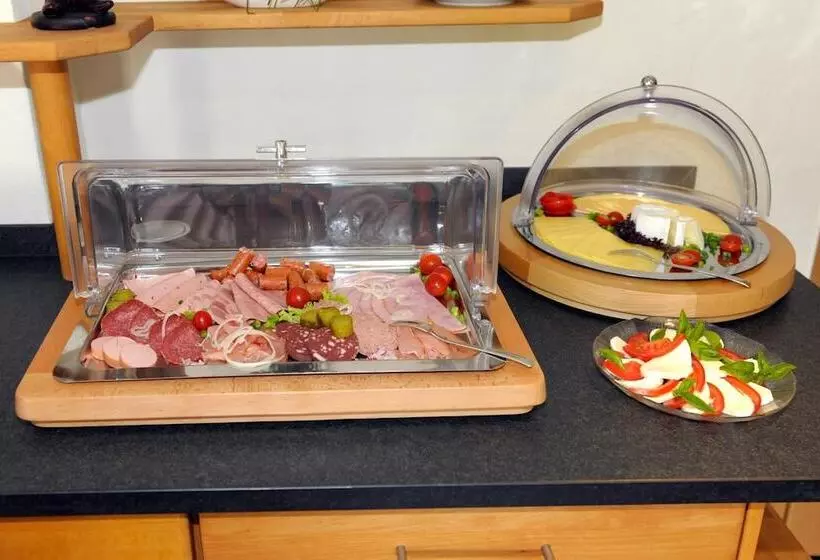 Majatalo Wein & Gästehaus M. Bai