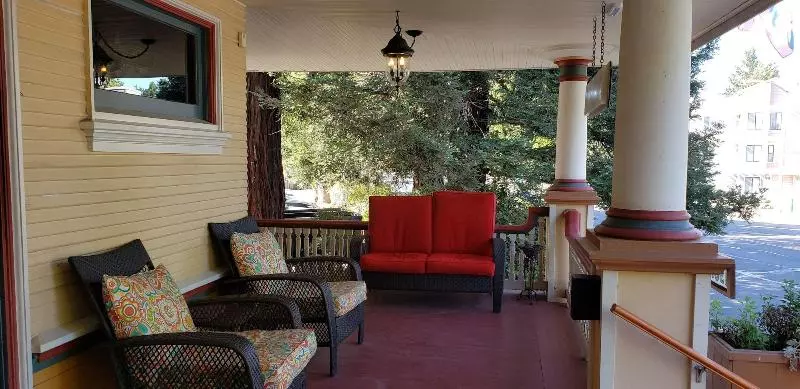 住宿加早餐  Cabernet House, An Old World Inn