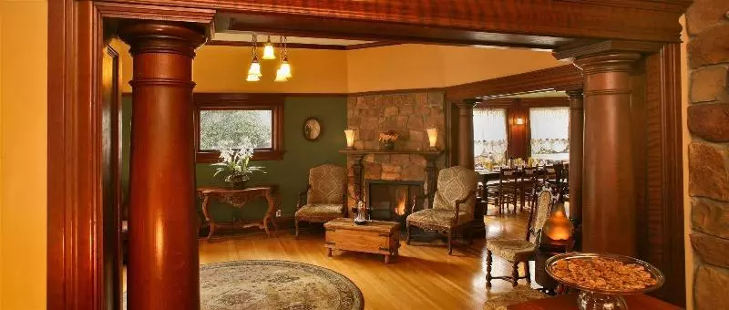 住宿加早餐  Cabernet House, An Old World Inn