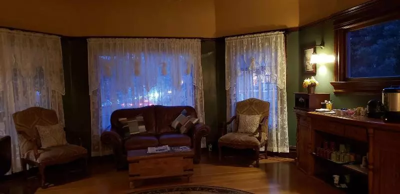 住宿加早餐  Cabernet House, An Old World Inn