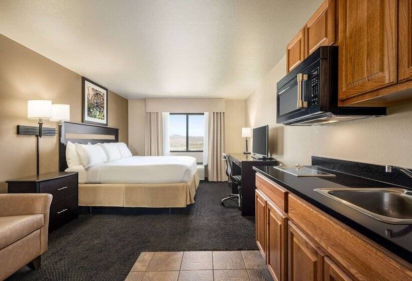 هتل Baymont By Wyndham Elko