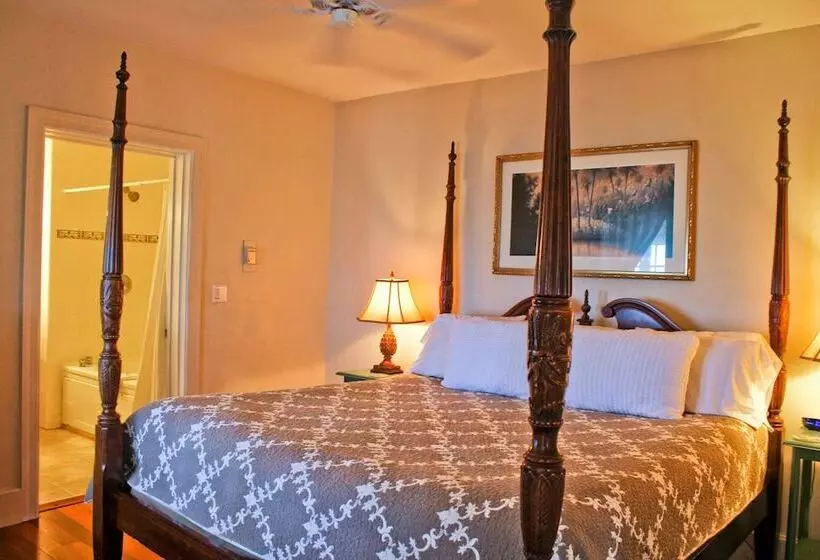 호텔 Night Swan Intracoastal B&b