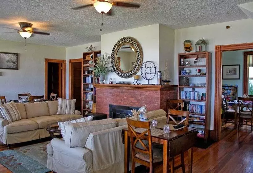 호텔 Night Swan Intracoastal B&b