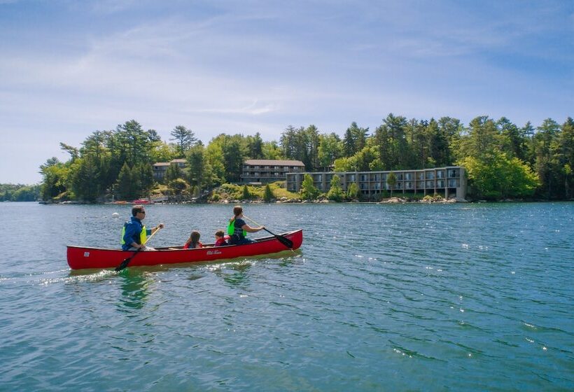 בית מלון כפרי Ocean Gate Resort