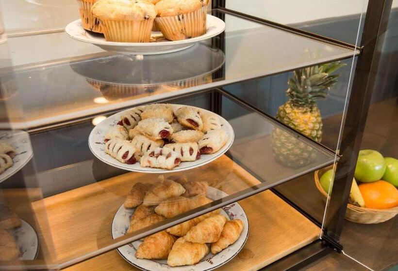 בית מלון כפרי Ocean Gate Resort