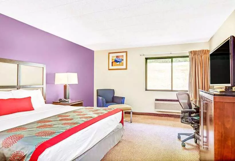 בית מלון כפרי Ramada By Wyndham Rockaway