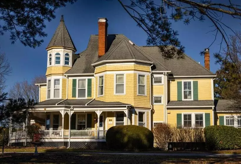 호텔 The Oaks Victorian Inn