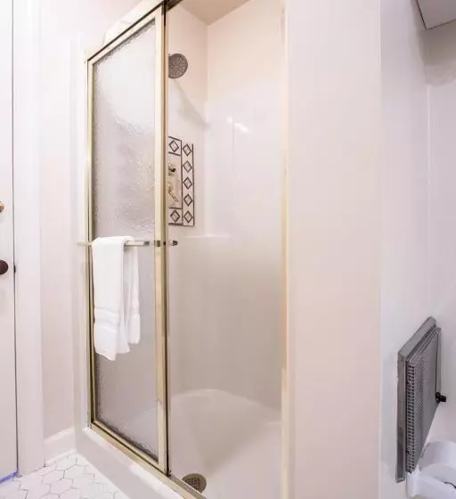 호텔 The Oaks Victorian Inn