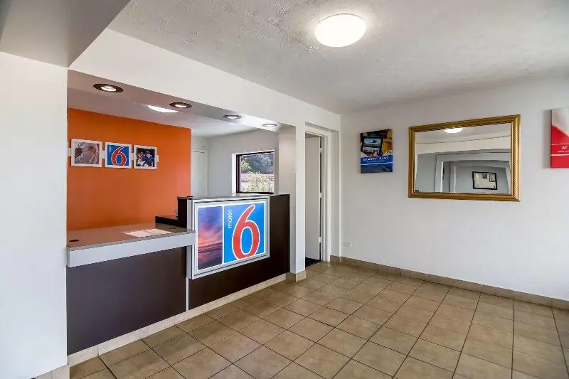 Motel 6 Opelika, Al