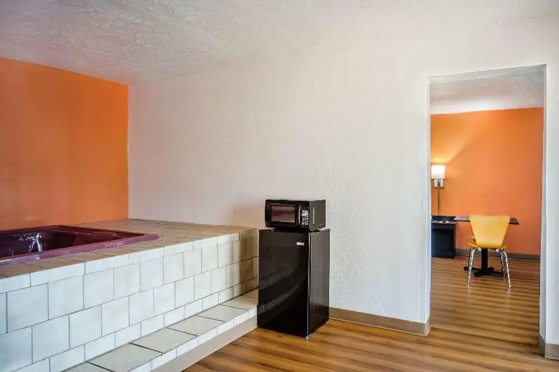 Motel 6 Opelika, Al