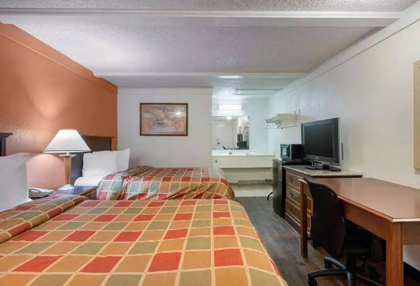 Мотель Rodeway Inn Auburn Hills Detroit