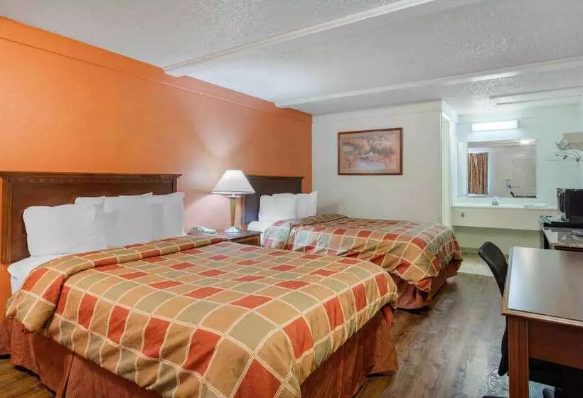 Мотель Rodeway Inn Auburn Hills Detroit