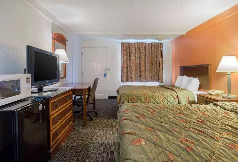 Мотель Rodeway Inn Auburn Hills Detroit