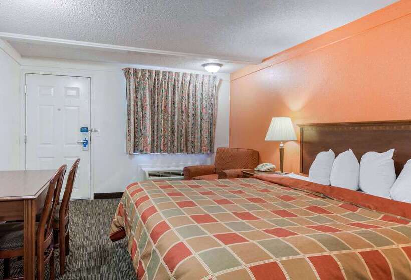 فندق على الطريق Rodeway Inn Auburn Hills   Detroit