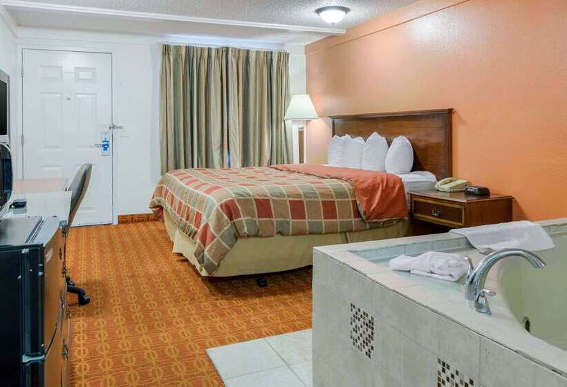 فندق على الطريق Rodeway Inn Auburn Hills   Detroit