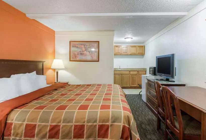 Мотель Rodeway Inn Auburn Hills Detroit