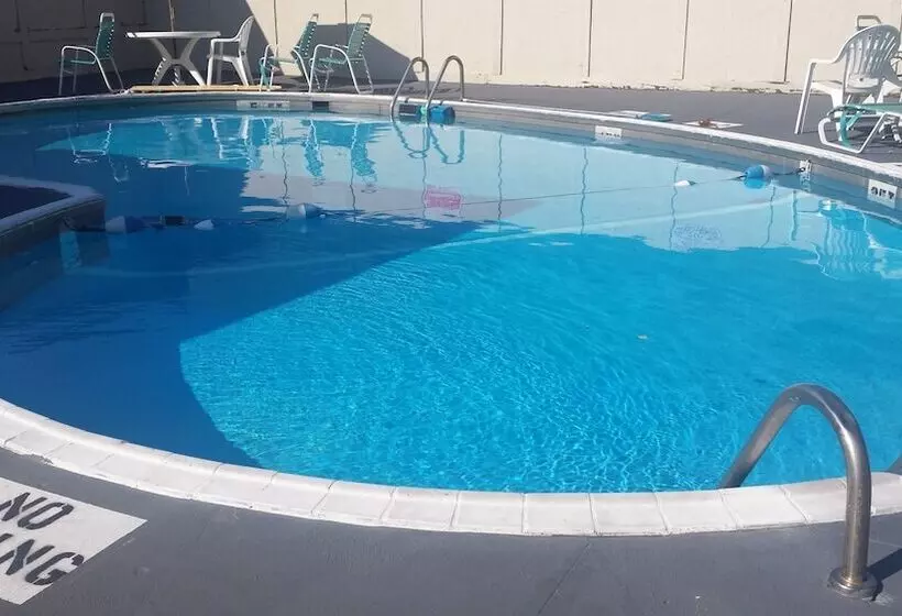 Мотель Rodeway Inn Auburn Hills Detroit