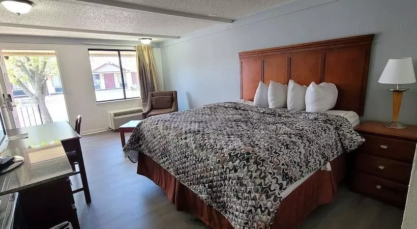 Мотель Rodeway Inn Auburn Hills Detroit