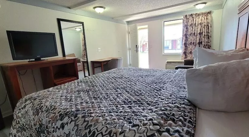 Мотель Rodeway Inn Auburn Hills Detroit