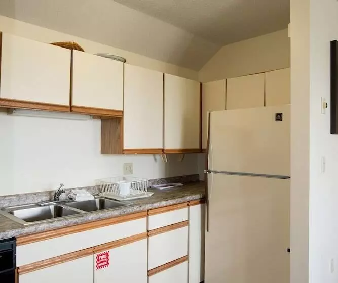 בית מלון כפרי Ogunquit River Inn & Suites