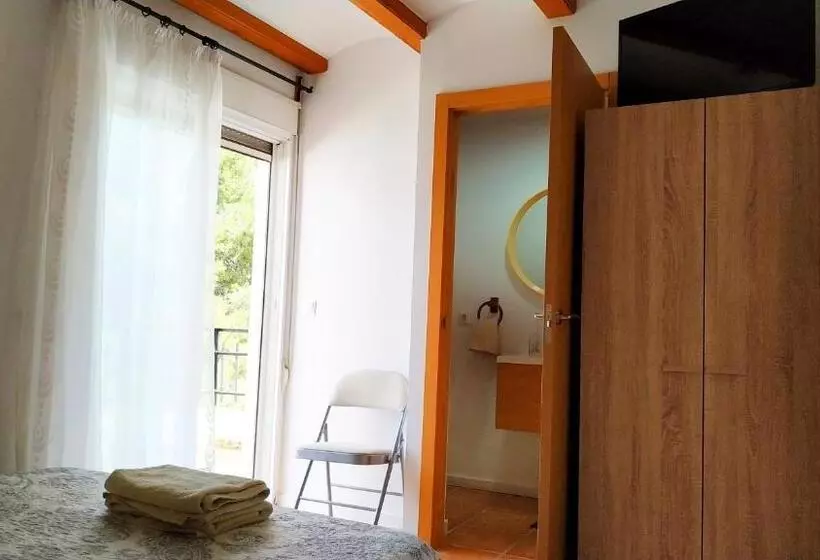 Golden Tower Pensión Auto Check In