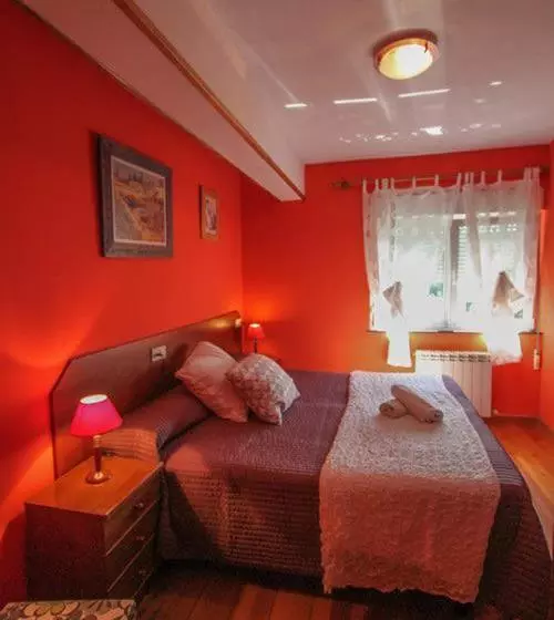 簡易ホテル Alojamientos Fermín