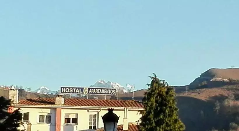 簡易ホテル Alojamientos Fermín