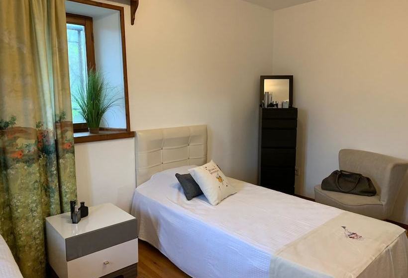 Baskin's Stone Houses