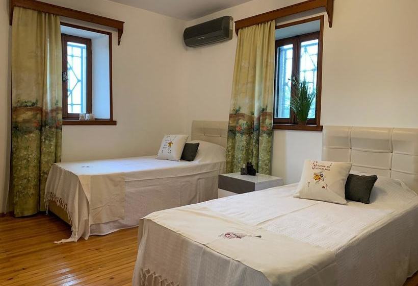 Baskin's Stone Houses