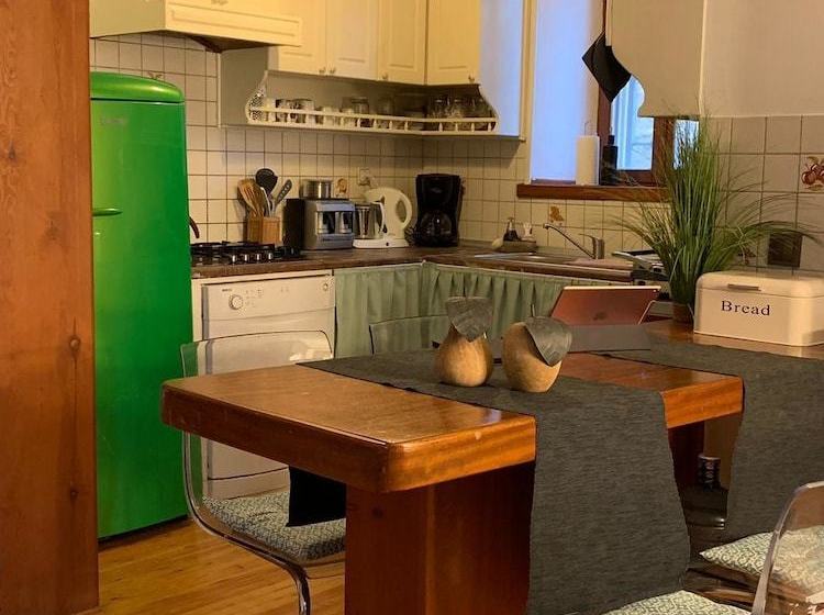 Baskin's Stone Houses