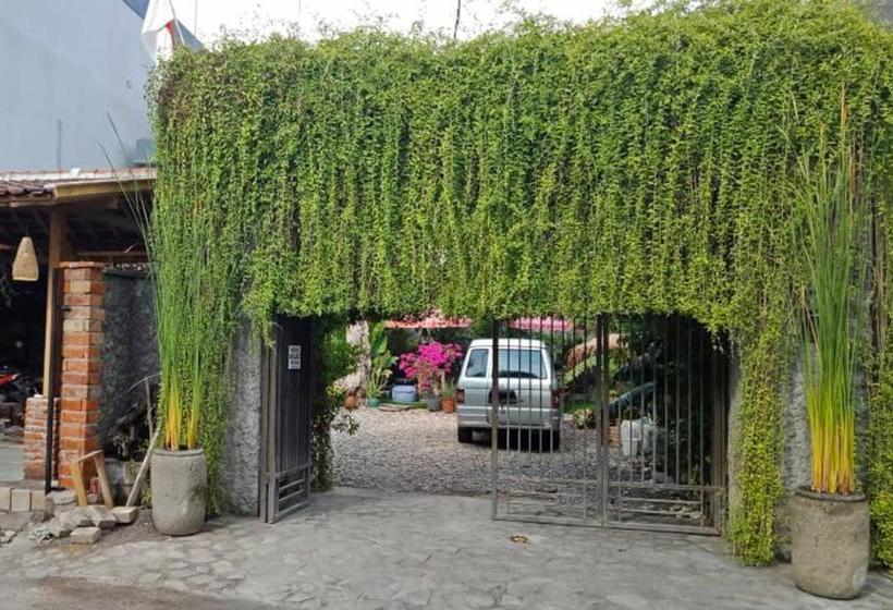 פנסיון Kubu Kenak Guesthouse