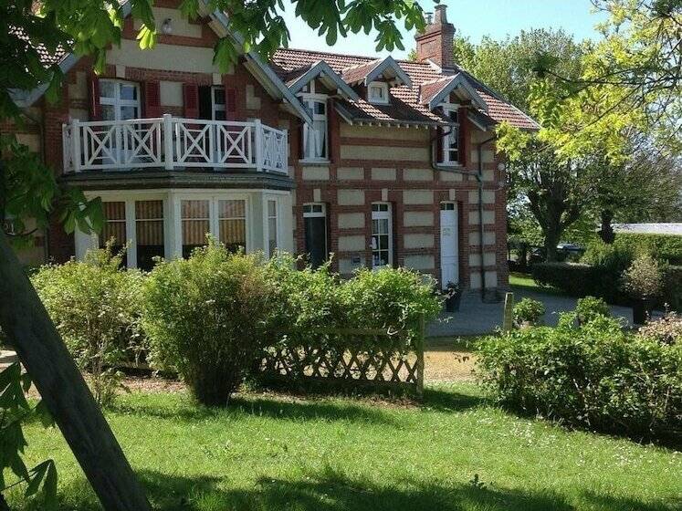 ペンション La Villa Des Rosiers