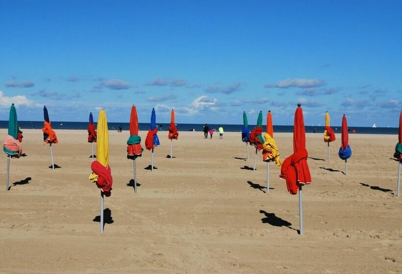 ペンション La Villa Des Rosiers