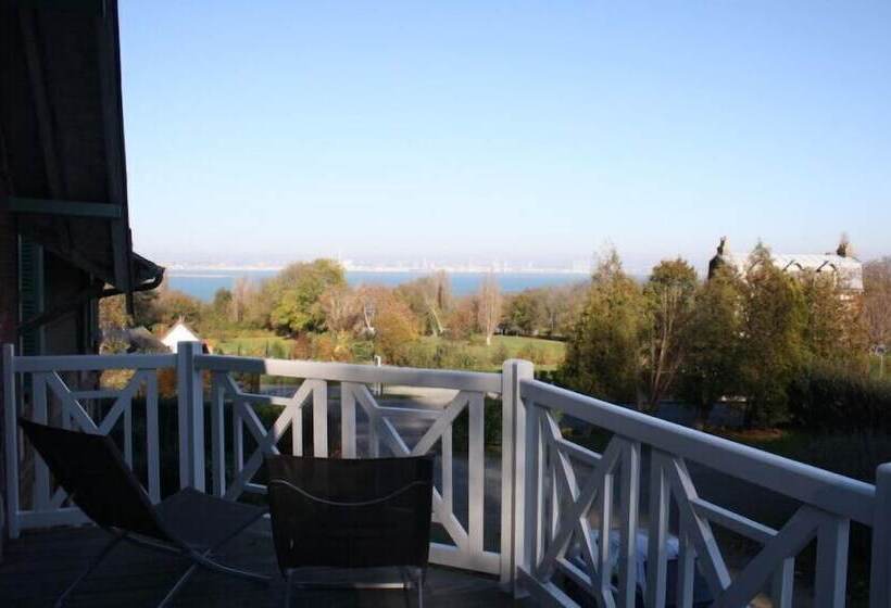 ペンション La Villa Des Rosiers