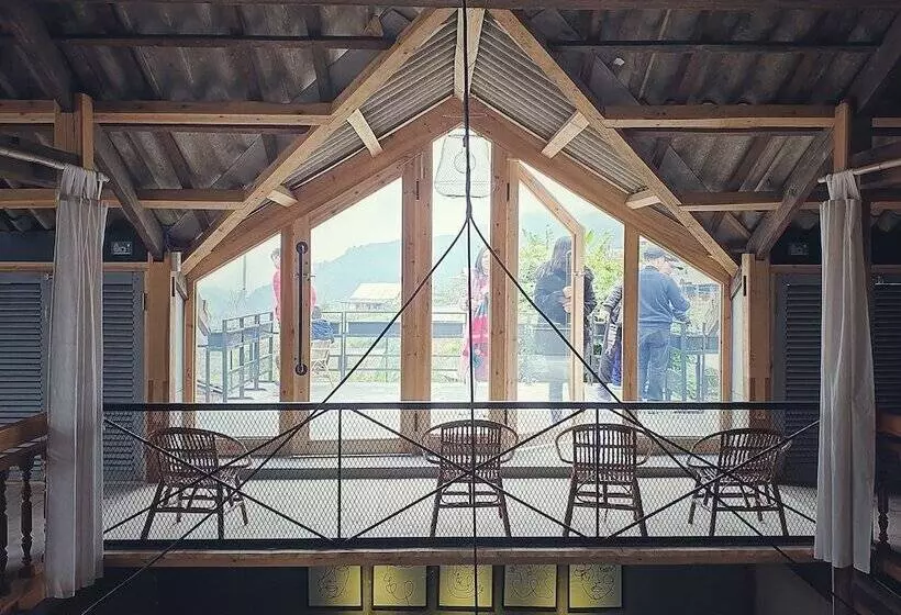 پانسیون Opal House