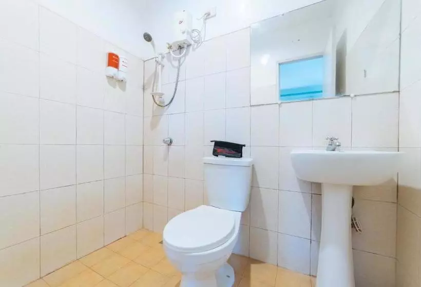 پانسیون Reddoorz @ Labangal General Santos