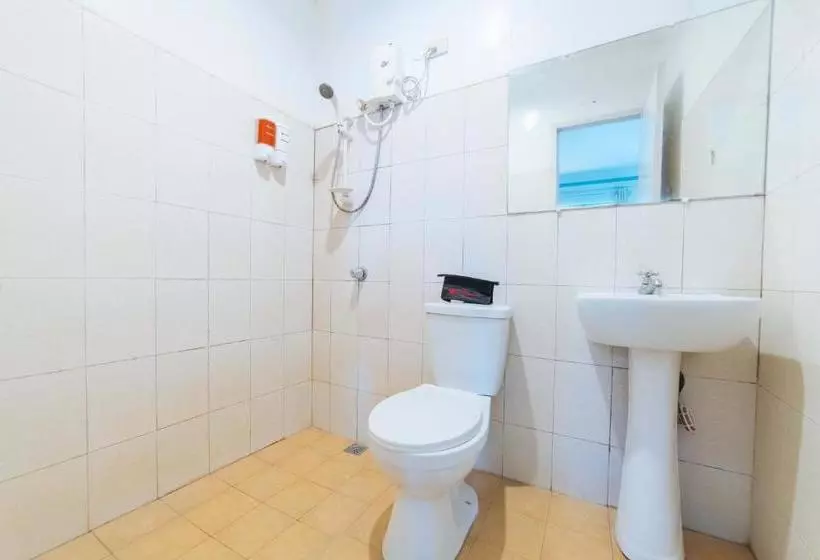 پانسیون Reddoorz @ Labangal General Santos