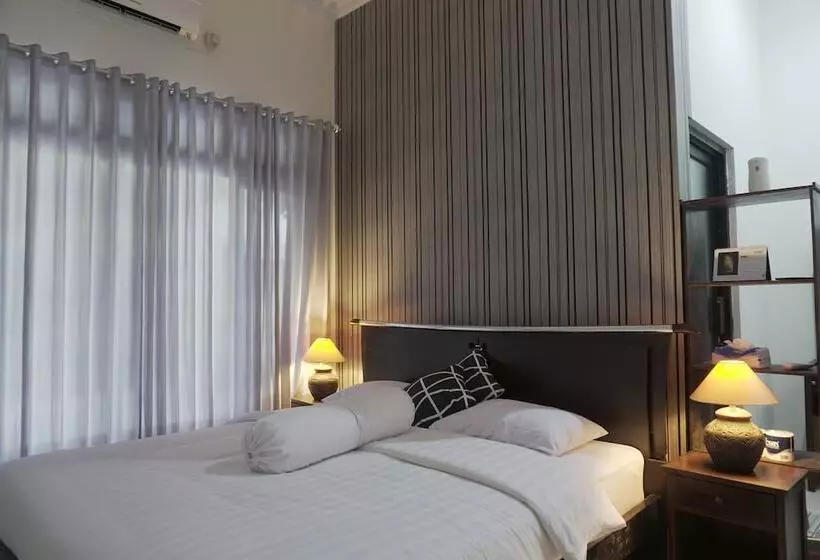 Sayana Homestay