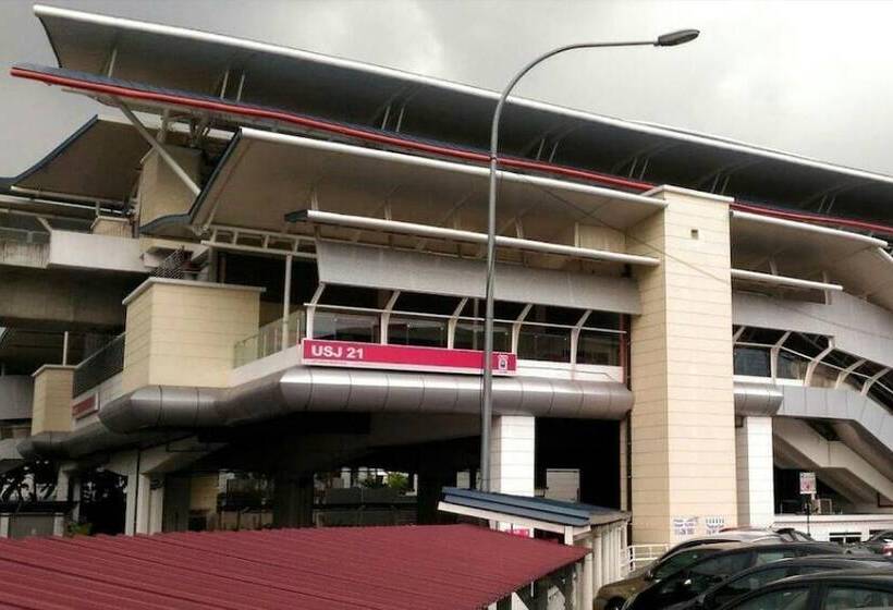 De Glory Hotel Usj 21