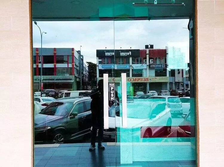 De Glory Hotel Usj 21