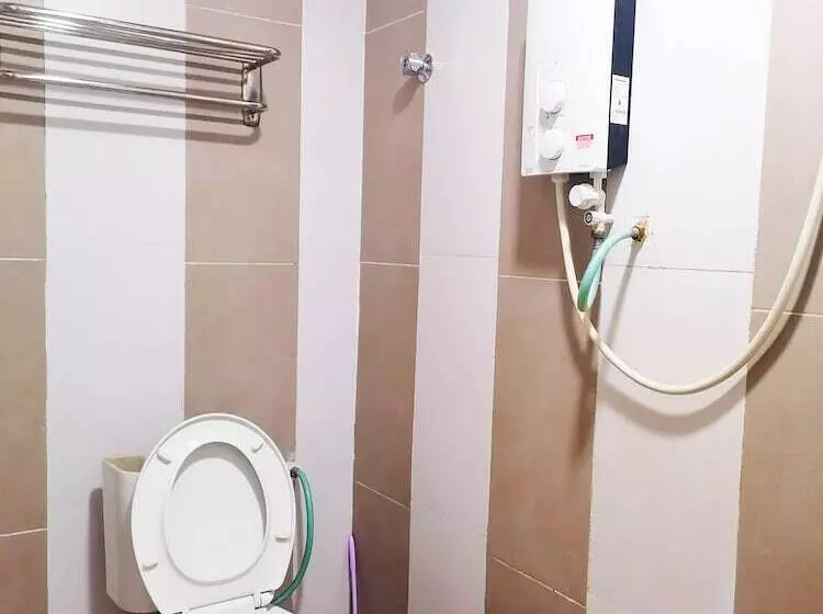 De Glory Hotel Usj 21