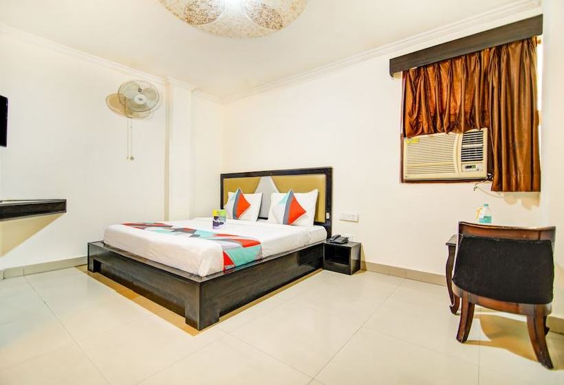 Отель Fabexpress Shoba Residency