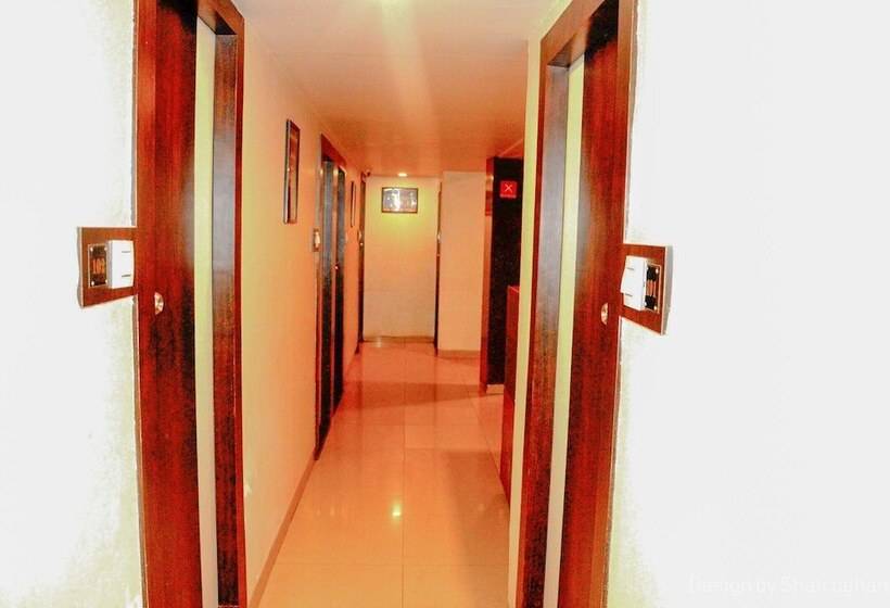 هتل Sarovar Grand