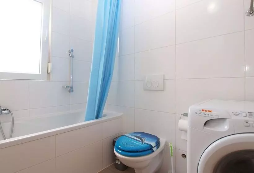 Apartment 1432