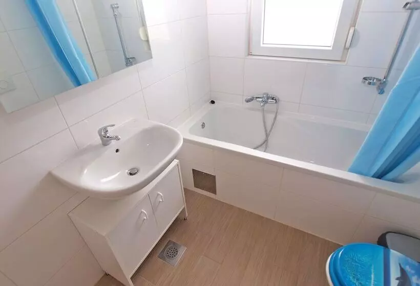 Apartment 1432