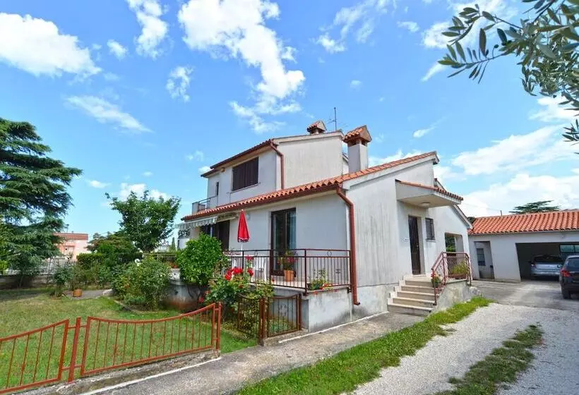 Apartment 1674
