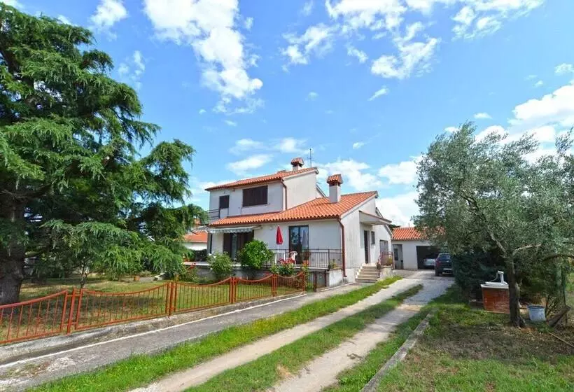 Apartment 1674