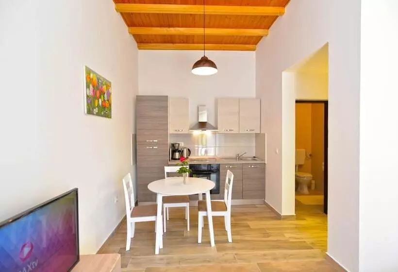 Apartment 1674